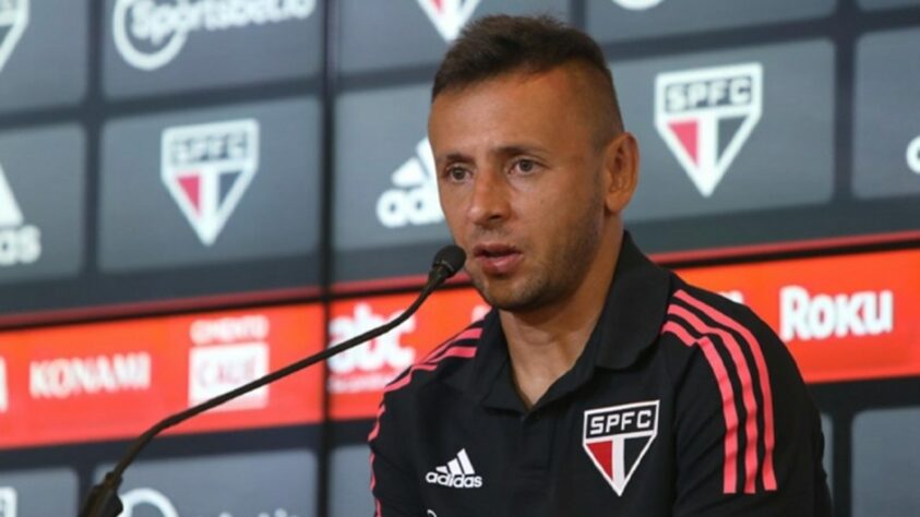 RAFINHA - São Paulo (C$ 8,02) Atuando em um dos times com maior chance de SG da rodada, diante do Ceará no Morumbi, o defensor também costuma ser forte no ataque, já possuindo uma assistência no campeonato!