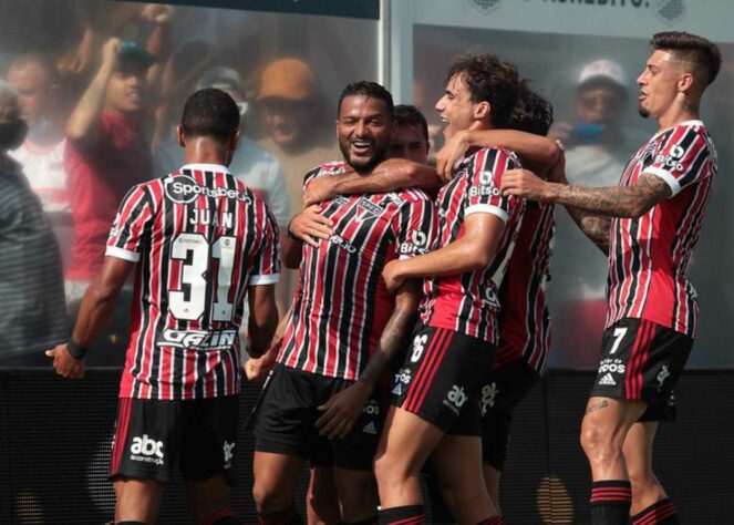 Em jogo válido pela 9ª rodada do Paulistão 2022, o São Paulo empatou com o Água Santa na Arena Inamar, pelo placar de 1 a 1. Calleri entrou no decorrer do jogo e marcou um belo gol para dar a a vitória para o São Paulo. Confira as notas do São Paulo no LANCE! (por Redação São Paulo) 