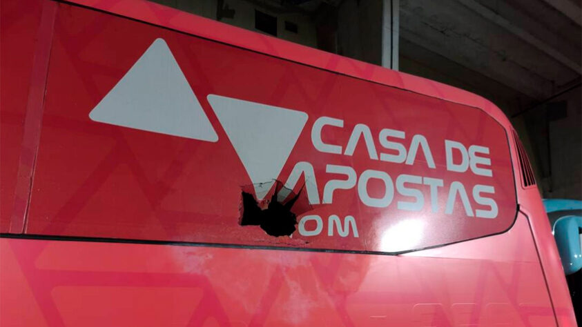 Nesta temporada, quando estava a caminho da Fonte Nova, o ônibus do Bahia sofreu com um ataque de bombas. A ação feriu o goleiro Danilo Fernandes e o episódio aconteceu um dia antes dos incidentes com os ônibus de Grêmio e Cascavel.