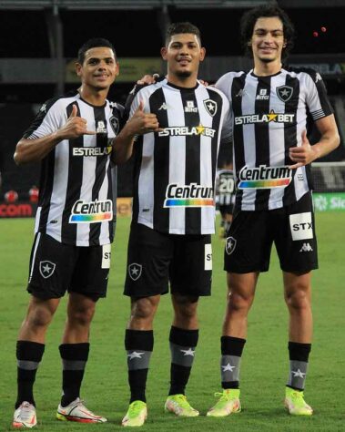 O Botafogo deslanchou na etapa final e venceu o Resende por 2 a 1, nesta quinta-feira (17) no Nilton Santos. Matheus Nascimento e Erison marcaram para os alvinegros, enquanto Jeffinho diminuiu para o Gigante do Vale. Veja as atuações da partida. Por Vinícius Faustini (faustini@lancenet.com.br)