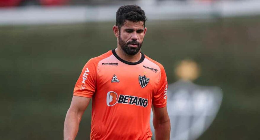 Diego Costa (33 anos) - Atacante brasileiro naturalizado espanhol - Sem clube desde janeiro de 2022 - Último time: Atlético-MG.