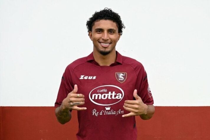 EDERSON - O meia ex-Corinthians e Fortaleza estava no Salernitana, da Itália, e foi anunciado pela Atalanta.