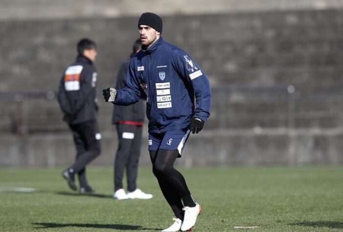 FECHADO - Emendando a sua segunda temporada no Yokohama FC por conta da renovação contratual acertada, o centroavante brasileiro Felipe Vizeu não tem dúvidas dos motivos que o fizeram optar pelo prolongamento de seu empréstimo por parte da Udinese ao time da J-League 2. “Renovei aqui no Japão porque o projeto é muito bom e a estrutura nem se fala."