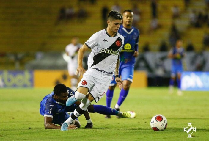 O Vasco está de volta às semifinais da Taça Guanabara após dois anos. Com gol Raniel, o Cruz-Maltino derrotou o Audax por 1 a 0 na noite deste domingo e se garantiu entre os quatro melhores times do Campeonato Carioca. A equipe mostrou umaa melhora no segundo tempo. Veja as notas dos jogadores (por Sergio Santana - sergiosantana@lancenet.com.br)