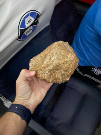 FOTOS: Ônibus do Grêmio é atacado antes de clássico contra o Internacional