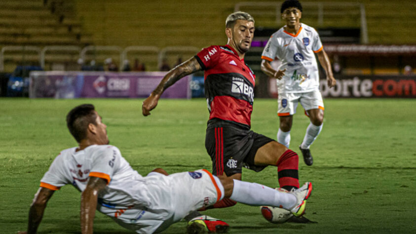 SOBE - Hugo Sanches foi o principal nome do ataque do Audax, e deu bastante trabalho à defesa do Flamengo. No fim, foi coroado com o gol. DESCE - O zagueiro Thomás Kayck não fez uma partida segura e acabou cometendo uma falha decisiva para o resultado, no lance em que marcou gol contra.