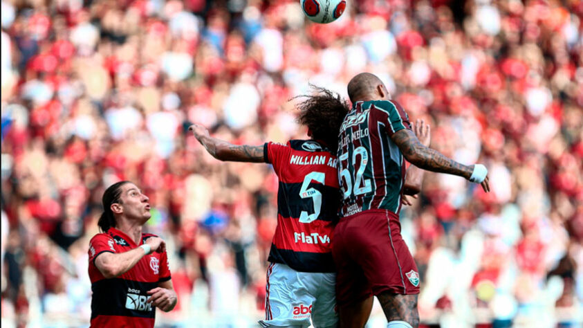 Dos últimos 10 jogos, o Fluminense venceu cinco, o Flamengo venceu quatro e houve um empate.