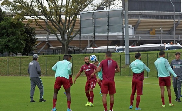 O Fluminense vai a campo na próxima terça-feira, pela Libertadores, contra o Millonarios (COL), no El Campín. O Tricolor chegou a Bogotá, na Colômbia, neste domingo e já treinou no campo anexo do estádio onde fará sua estreia nesta edição do torneio sul-americano. A atividade foi voltada para a aclimatação na altitude local, de mais de 2.500m acima do nível do mar. Confira as fotos do treino a seguir.