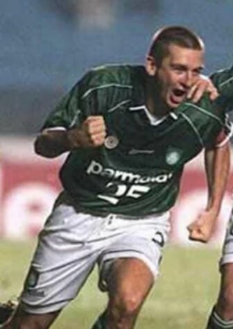 Com 49 anos, Galeano também não tem mais ligação com o futebol de maneira direta, mas se tornou figura constante em ações do Palmeiras.