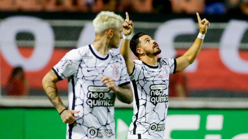 Corinthians - Com nove patrocinadores, contando com a chegada da Taunsa, o Corinthians mira faturar R$ 111 milhões em 2022.