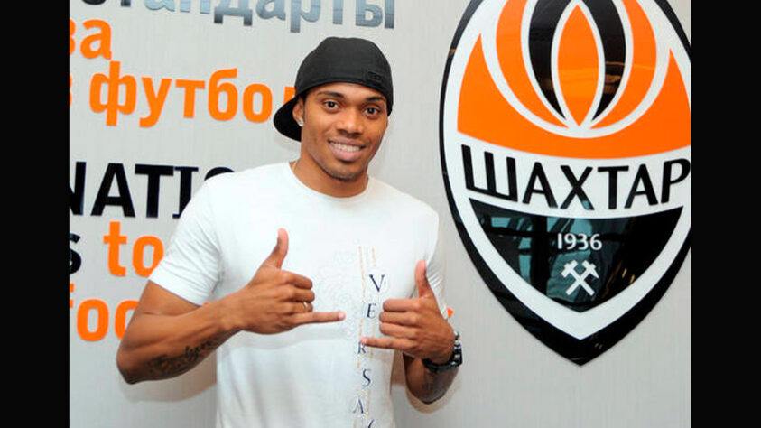 Maicon Oliveira morreu vítima de um acidente automobilístico perto da cidade de Donetsk, na Ucrânia. O jogador pertencia ao Shakhtar, mas estava emprestado ao Illichivets no momento da tragédia.