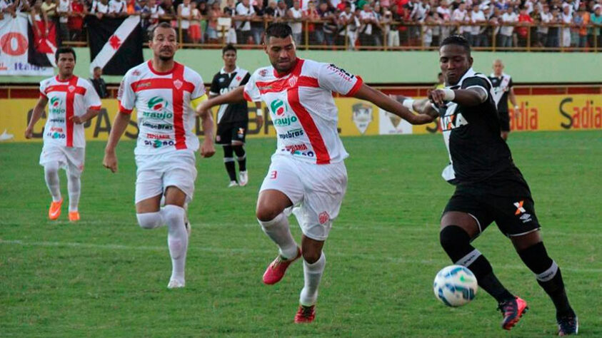 2015 - Rio Branco-AC 1x2 Vasco - No Acre, o Gigante da Colina venceu, mas não eliminou o jogo de volta. Os gols foram marcados por Thalles e Douglas Silva, Kinho descontou. No jogo de volta, o Vasco voltou a vencer, desta vez por 3 a 2.