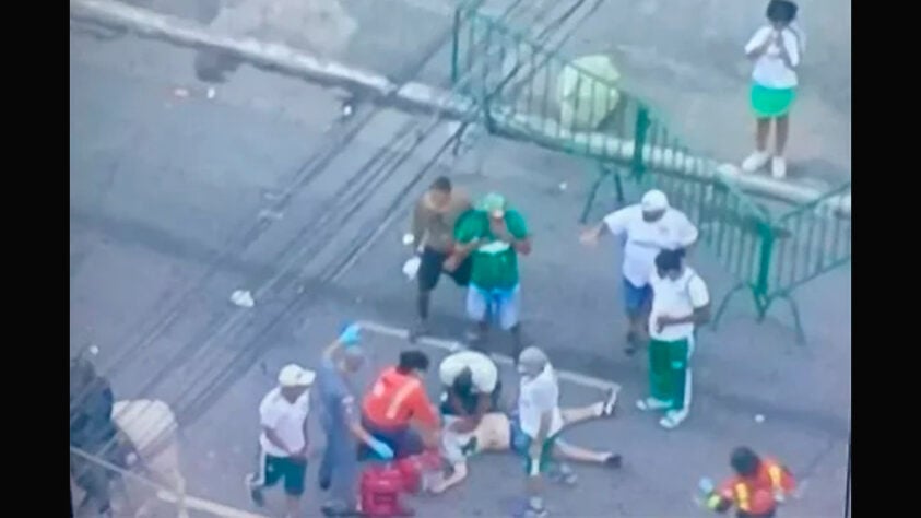 No dia da decisão entre Palmeiras e Chelsea na final do Mundial de Clube, um homem armado no meio da torcida palmeirense disparou contra torcida alviverde e vitimou uma pessoa.