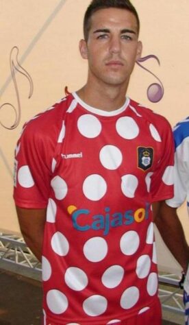 O Recreativo de Huelva lançou em 2012 uma camisa que parece um pijama.