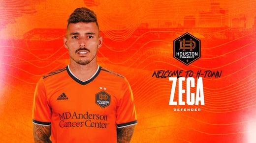 FECHADO - Nesta quinta-feira, o Houston Dynamo, time dos Estados Unidos que disputa a Major League Soccer (MLS), oficializou a contratação de Zeca. O lateral estava livre no mercado desde que deixou o Vasco e assinou contrato com o time do Texas por uma temporada, com opção de renovação por mais duas.