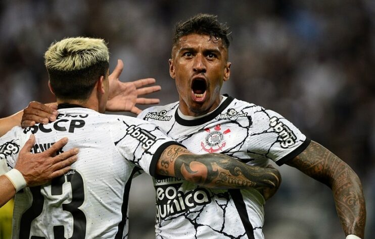 Paulinho (Corinthians) - C$ 13