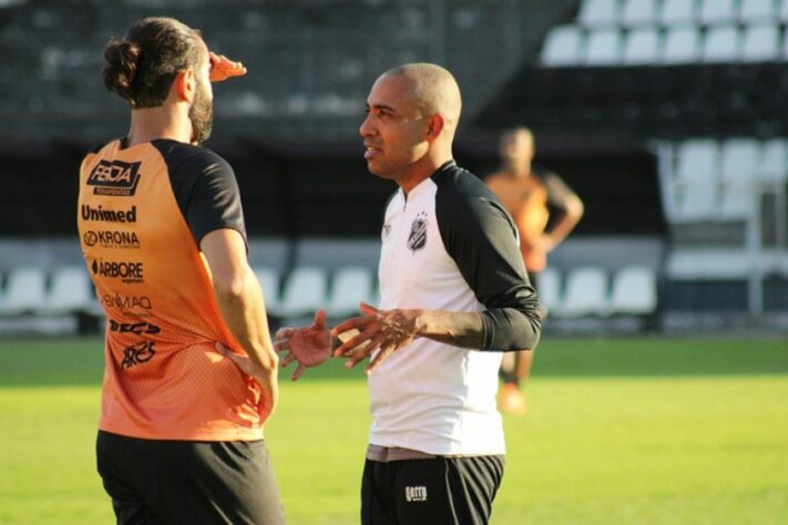 Dyego Coelho (38 anos) - Clube atual: Portimonense Sub-23 (Portugal)