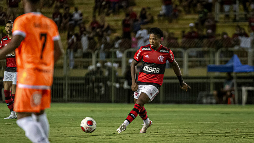 Flamengo - Com oito patrocínios, o valor da camisa do Flamengo supera os R$ 100 milhões.