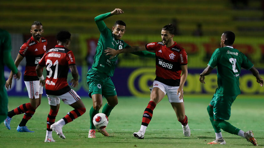 BOAVISTA - SOBE - Matheus Alessandro foi o destaque positivo do lado do Boavista. O camisa 10, ex-Fluminense, se movimentou o jogo todo e tentou tirar o time de trás em jogadas individuais, mas o Flamengo foi amplamente superior em todos os quesitos e quase não deu chances para ser surpreendido. / DESCE - O lado negativo é que o Boavista não obteve êxito nos contragolpes e nem conseguiu forçar o erro do Fla na defesa. Foram dois pontos somados na sequência de duelos contra três clubes grandes. O time de Leandrão tem potencial para incomodar mais. 