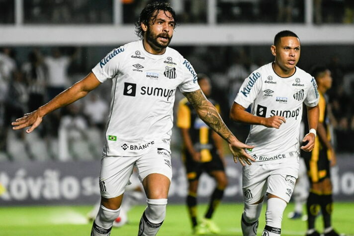 O Santos ficou no empate contra o Novorizontino, pior time do Campeonato Paulista, na Vila Belmiro, mas nem tudo foi desastroso par ao time que terá um novo treinador nesta segunda-feira.  O goleiro João Paulo, mais uma vez, foi muito bem, assim como outros Meninos da Vila, Ângelo e Lucas Barbosa, que marcou o segundo gol justamente após entrar no lugar do camisa 11.  Além do trio, uma menção honrosa para Ricardo Goulart, que também fez o seu, e teve atuação convincente.