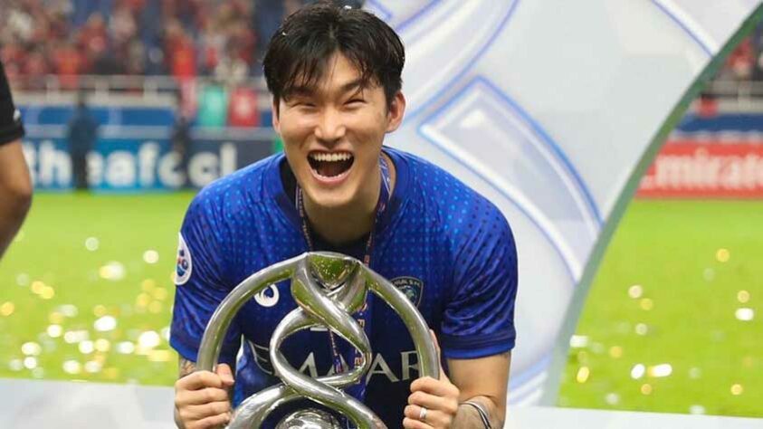 Hyun-soo Jang - Idade: 31 anos - Posição: zagueiro - Nacionalidade: sul-coreano / Valor de mercado: 1,3 milhões de euros (7,2 milhões de reais) - Salário aproximado: 1,1 milhões de euros (6,1 milhões de reais) por ano - Contrato até: junho/2023