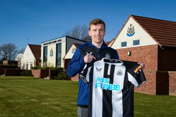 Matt Targett (lateral-esquerdo): saiu do Aston Villa rumo ao Newcastle.