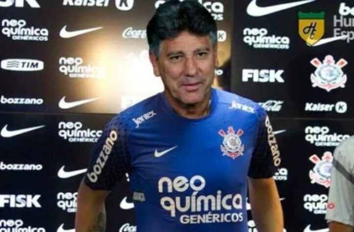 Queda de Sylvinho rendeu memes e fez a alegria dos torcedores do Corinthians nas redes sociais.