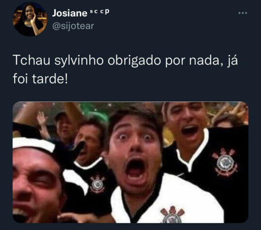 Queda de Sylvinho rendeu memes e fez a alegria dos torcedores do Corinthians nas redes sociais.