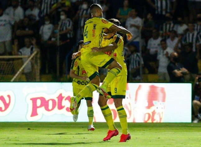 MIRASSOL: Sobe – Rafael Silva – Além de ter feito o terceiro gol da equipe do Mirassol, quando limpou Kaiky e concluiu com categoria para as redes, também criou boas jogadas na segunda etapa. // Desce – Pará – Sofreu para marcar Madson, que foi no segundo tempo uma das melhores armas de ataque do Peixe.