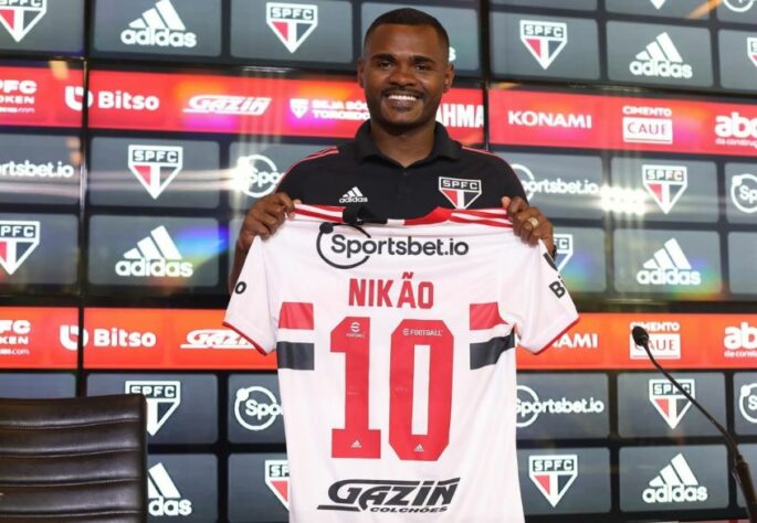 São Paulo: 7 reforços / Jandrei (G, Santos) – sem custos; Rafinha (LD, Grêmio) – sem custos; Patrick (V, Internacional) – R$ 6,4 milhões; Andrés Colorado (V, Cortuluá-COL) – empréstimo; Alisson (M, Grêmio) – sem custos; Nikão [foto] (M, Athletico-PR) – sem custos; André Anderson (A, Lazio-ITA) – empréstimo