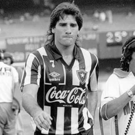 O bicheiro Emil Pinheiro decidiu investir no Botafogo e demorou três anos para colher os frutos, quando foi bicampeão carioca em 1989 e 1990. Com a ambição de conquistar títulos nacionais, o Bota trouxe Renato Gaúcho e outros nomes de destaque, mas que teve um fim em 1992 após o investidor se ver desacreditado no projeto.