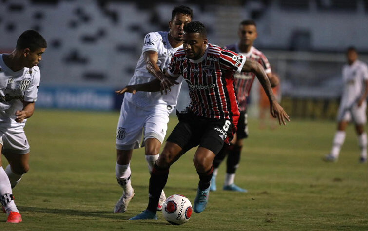 O São Paulo conquistou sua segunda vitória no Campeonato Paulista ao vencer a Ponte Preta nos acréscimos, de virada, por 2 a 1. O duelo aconteceu no Moisés Lucarelli, em Campinas, na noite deste domingo (13). Gabriel Sara e Calleri marcaram. Antes, Lucca havia marcado de pênalti para os donos da casa. Veja as atuações. (por Rafaela Cardoso)