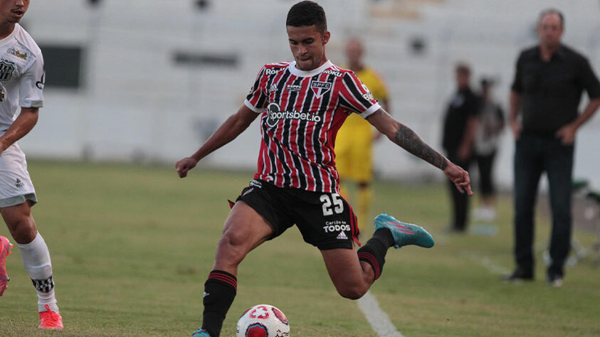 São Paulo - O Tricolor tem oito patrocinadores. Somados, a Bitso e a Sportsbet.io, os dois maiores anunciantes da camisa do São Paulo, pagam R$ 37,5 milhões por ano ao clube.