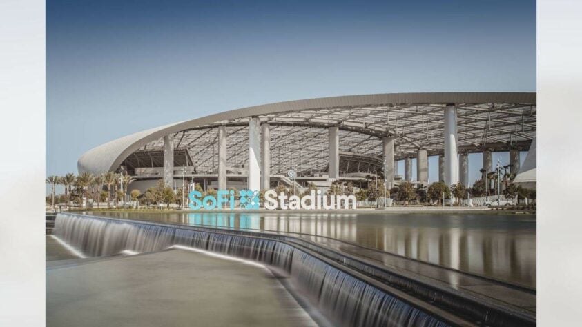 O Super Bowl LVI está se aproximando e acontece no próximo domingo (13), às 20h30. O palco da decisão é o SoFi Stadium, inaugurado em 2020 para jogos da NFL e outros eventos. Conheça os detalhes e curiosidades do estádio!