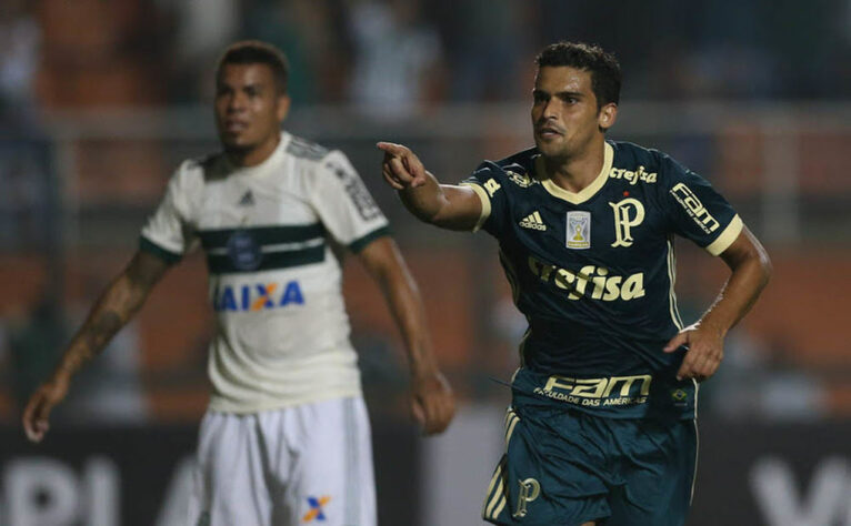 Palmeiras 1 x 0 Coritiba - Campeonato Brasileiro - 18/08/2017: a partida foi realizada no estádio do Pacaembu por conta de um show da banda britânica The Who.