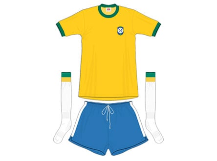 1970 - Mais um ano de título mundial do Brasil. A seleção adotou a gola careca na camisa, que foi produzida pela marca Athleta, além das duas estrelas acima do escudo da CBD, referentes aos de 1958 e 1962.