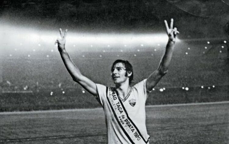 1971 - No último ano em que a Taça Guanabara foi disputada como um torneio separado do Campeonato Carioca, o Fluminense venceu o Flamengo na decisão por 3 a 1 com três gols de Mickey. O time antes era treinado por Zagallo, que saiu para a Seleção Brasileira e deixou o comando nas mãos de Pinheiro.