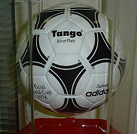 Nome da bola: Tango. Edição: Copa de 1978