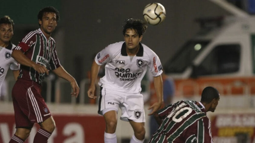 Na campanha de 2010, o Fluminense teve o Botafogo como adversário, e terminou eliminado pelo rival por 3 a 2 no Maracanã. 