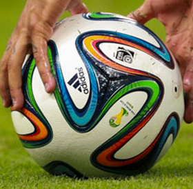 Nome da bola: Brazuca. Edição: Copa de 2014