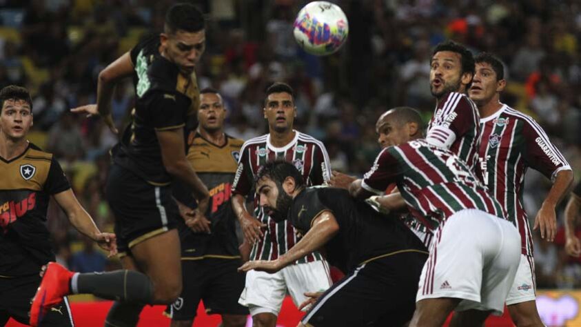Em 2015, teve clássico vovô na semifinal do Carioca. No jogo de ida, o Flu levou a melhor no Maracanã por 2 a 1. No Nilton Santos, o Botafogo empatou com o placar também por 2 a 1. Nos pênaltis, o Tricolor sofreu a eliminação. 