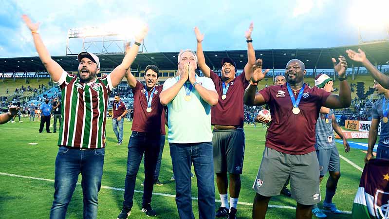 O técnico tricolor se emocionou e agradeceu à torcida que o ovacionou.