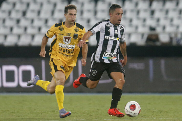 No Nilton Santos, o Botafogo não tomou conhecimento do Volta Redonda e aplicou uma goleada por 5 a 0, gols de Joel Carli, Lucas Mezenga, Rikelmi e dois de Erison. Com o resultado, o Glorioso assumiu a terceira colocação da Taça Guanabara. Confira as notas dos jogadores alvinegros (Por Felipe Melo - felipeeduardo@lancenet.com.br).