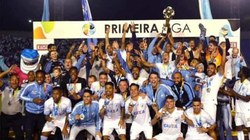 Com insatisfações com a organização, alguns times deixaram a Primeira Liga, e o Londrina entrou. A equipe venceu o Atlético-MG, nos pênaltis, na final, e comemorou muito a conquista.