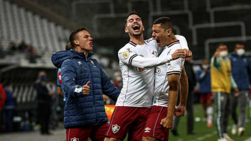 Com o Maracanã fechado para a disputa da Copa América, Flamengo mandou o clássico pelo Brasileirão 2021 no estádio do Corinthians. Quem venceu a partida foi o Fluminense, com um gol de Xerém: Luiz Henrique fez grande jogada e rolou para André chegar batendo, aos 46 do segundo tempo. 