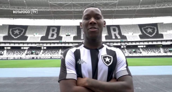 FECHADO - Agora é oficial: Patrick de Paula é jogador do Botafogo. O clube anunciou a contratação do jogador criado nas categorias de base do Palmeiras via redes sociais na tarde desta quinta-feira.