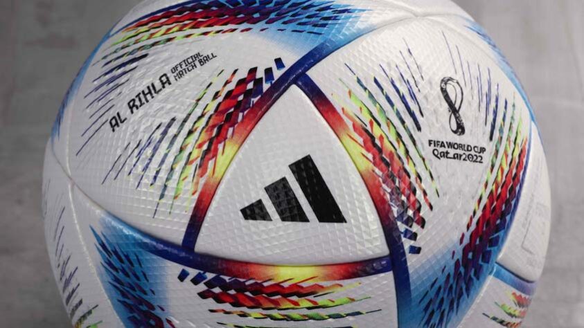 Fifa apresenta a 'Al Hilm', bola que será usada nas semifinais e