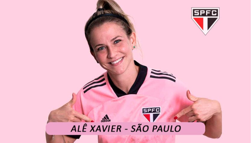 Ex-Desimpedidos e atualmente com seu canal "Passa a Bola" no YouTube, Alê Xavier é torcedora do São Paulo.