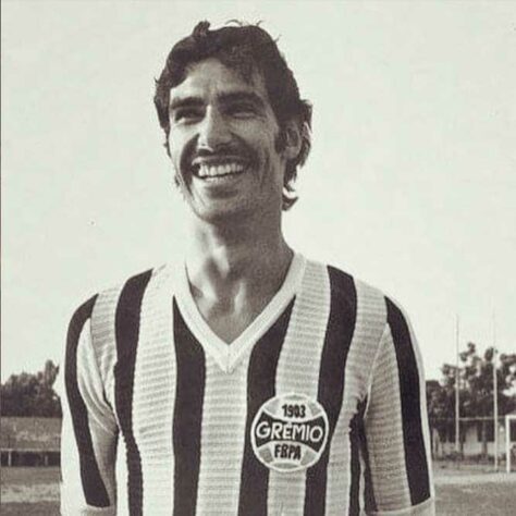 Campeão do Campeonato Gaúcho duas vezes (1977 e 1979), o zagueiro uruguaio Atilio Ancheta atuou pelo Grêmio de 1971 a 1979.