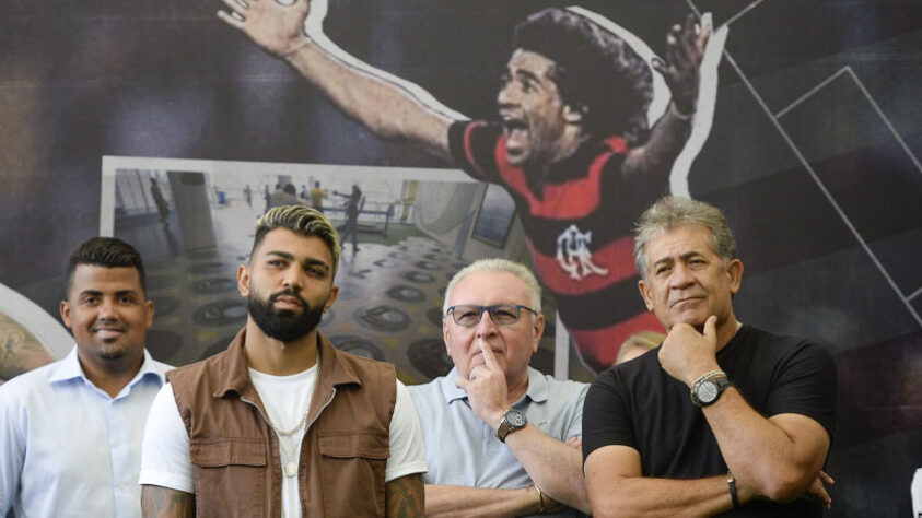 GALERIA: Nunes e Gabigol são eternizados na Calçada da Fama do Maracanã